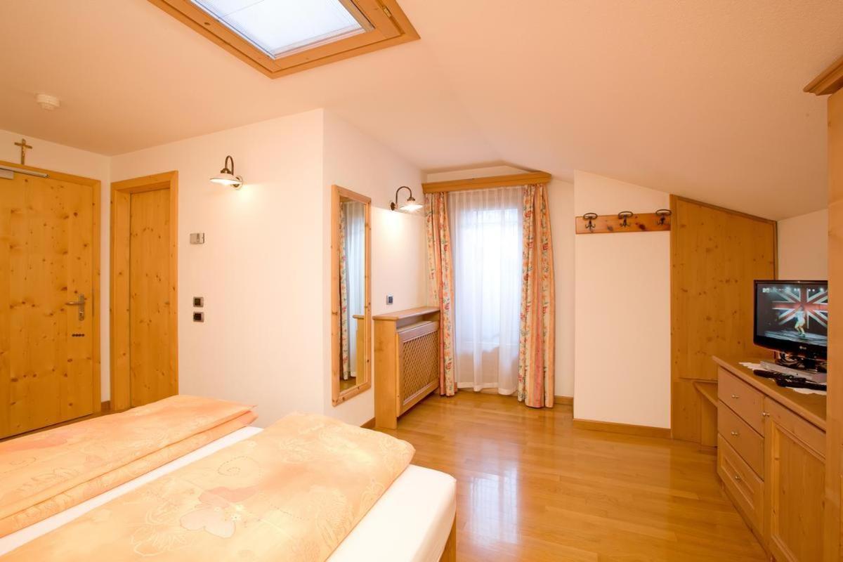 Hotel Garni Al Plan Livigno Exterior photo